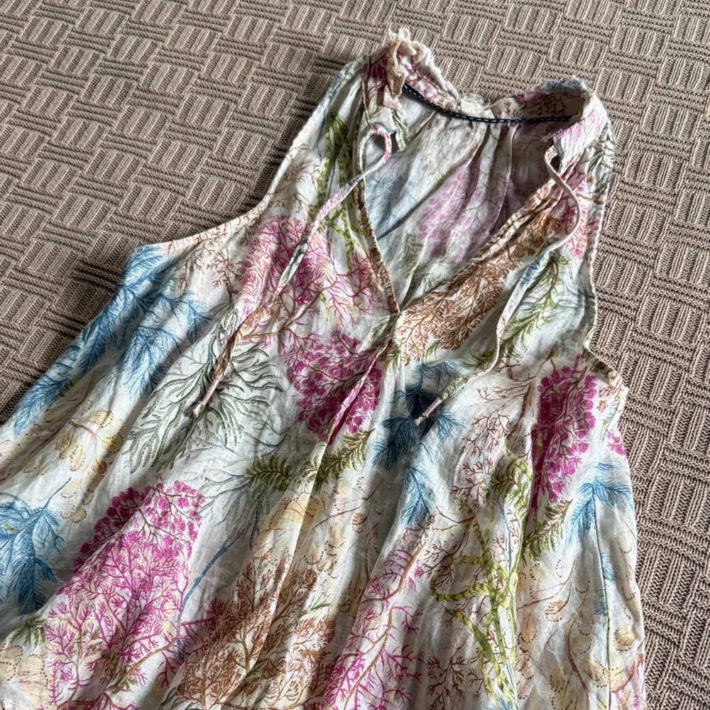 100% Linen Pilcro Floral V-Neck Sleeveless Top in Multi Colors - Picture 5 of 10